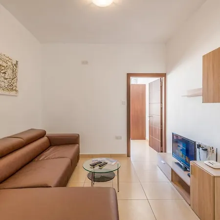 Seashells 2 Bedroom With Terrace, Just Off The Bugibba Promenade - By Getwaysmalta * St. Paul's Bay
