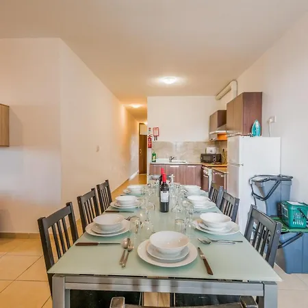 Seashells 2 Bedroom With Terrace, Just Off The Bugibba Promenade - By Getwaysmalta Apartmán *