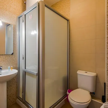 Seashells 2 Bedroom With Terrace, Just Off The Bugibba Promenade - By Getwaysmalta St. Paul's Bay