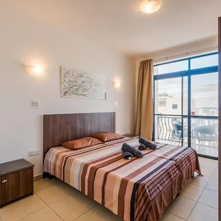 Seashells 2 Bedroom With Terrace, Just Off The Bugibba Promenade - By Getwaysmalta Apartament *