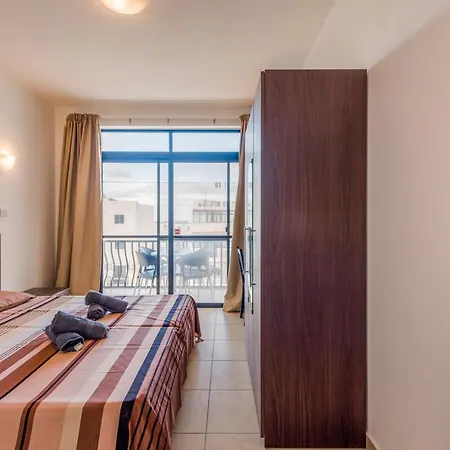 Apartament Seashells 2 Bedroom With Terrace, Just Off The Bugibba Promenade - By Getwaysmalta