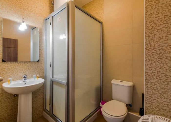 Seashells 2 Bedroom With Terrace, Just Off The Bugibba Promenade - By Getwaysmalta St Paul's Bay