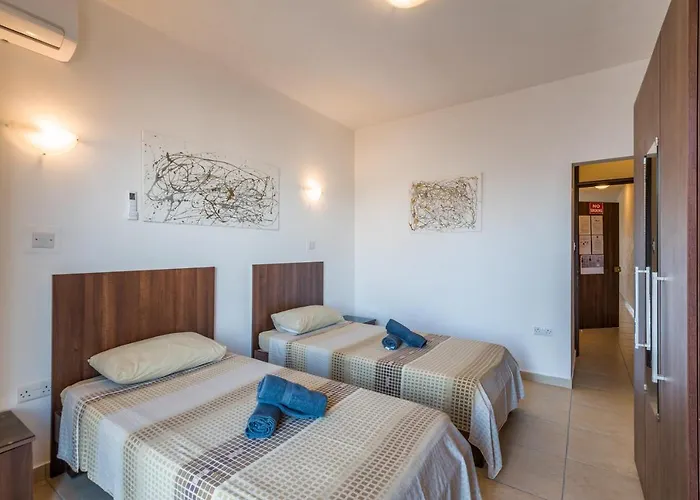 Apartament Seashells 2 Bedroom With Terrace, Just Off The Bugibba Promenade - By Getwaysmalta